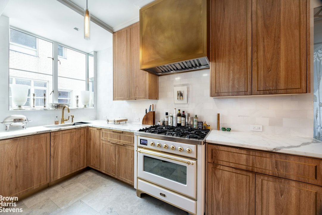 784 PARK Avenue 18B