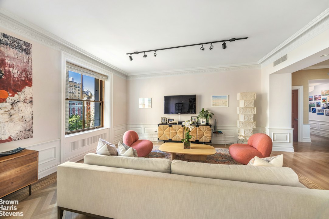 225 W 86TH Street 302