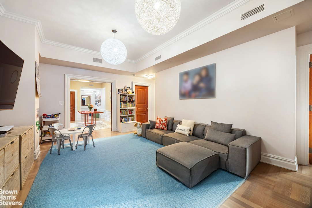 225 W 86TH Street 302