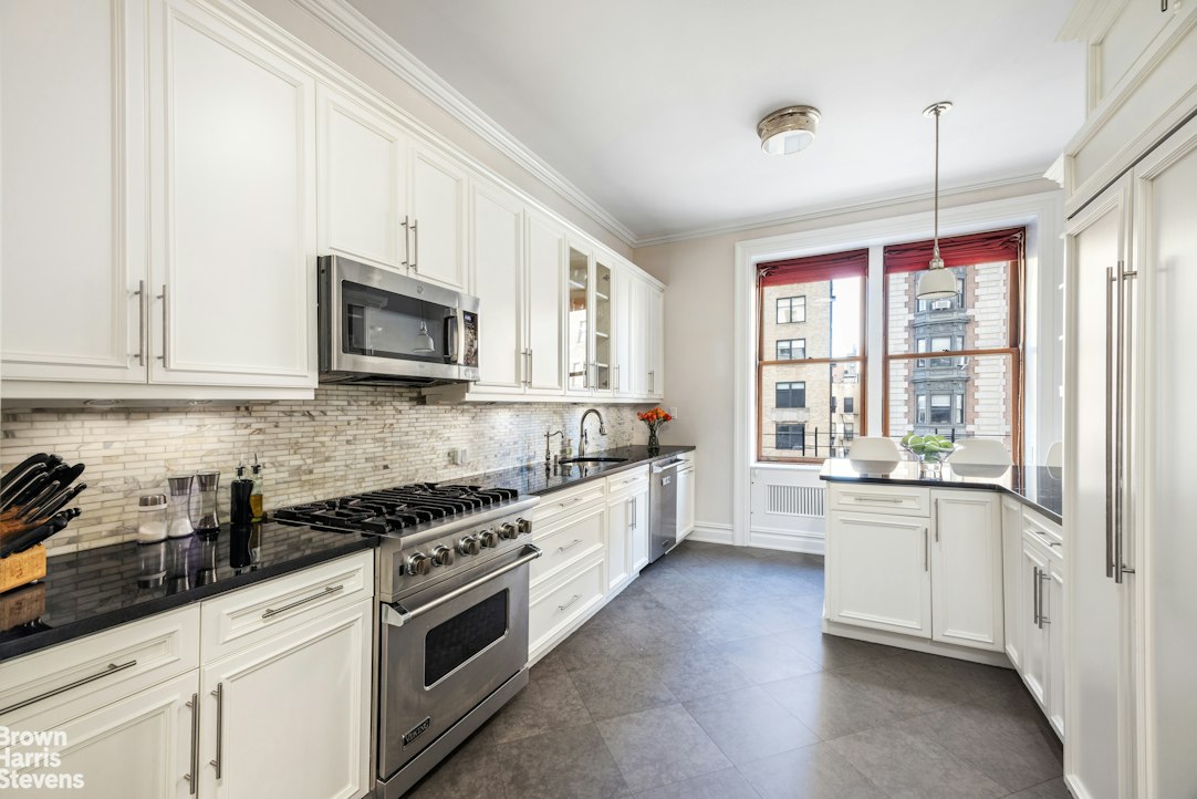 225 W 86TH Street 302