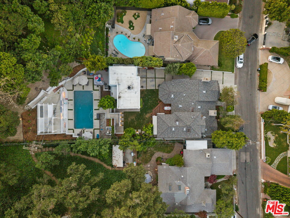 3833 Goodland Ave