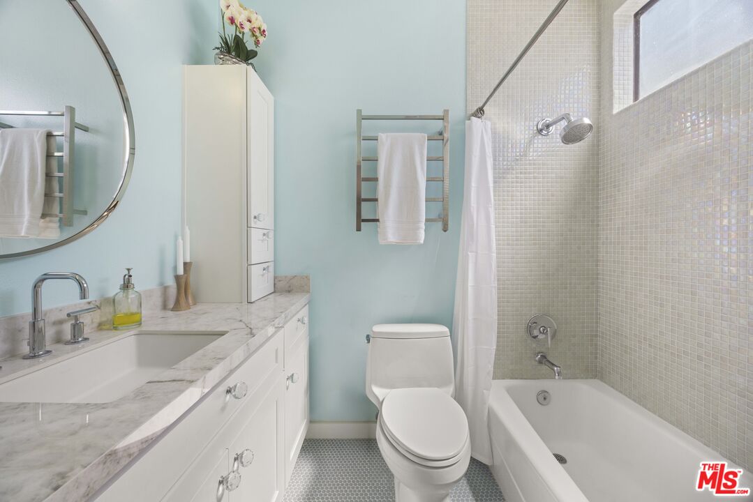 13331 Moorpark St Unit: 318