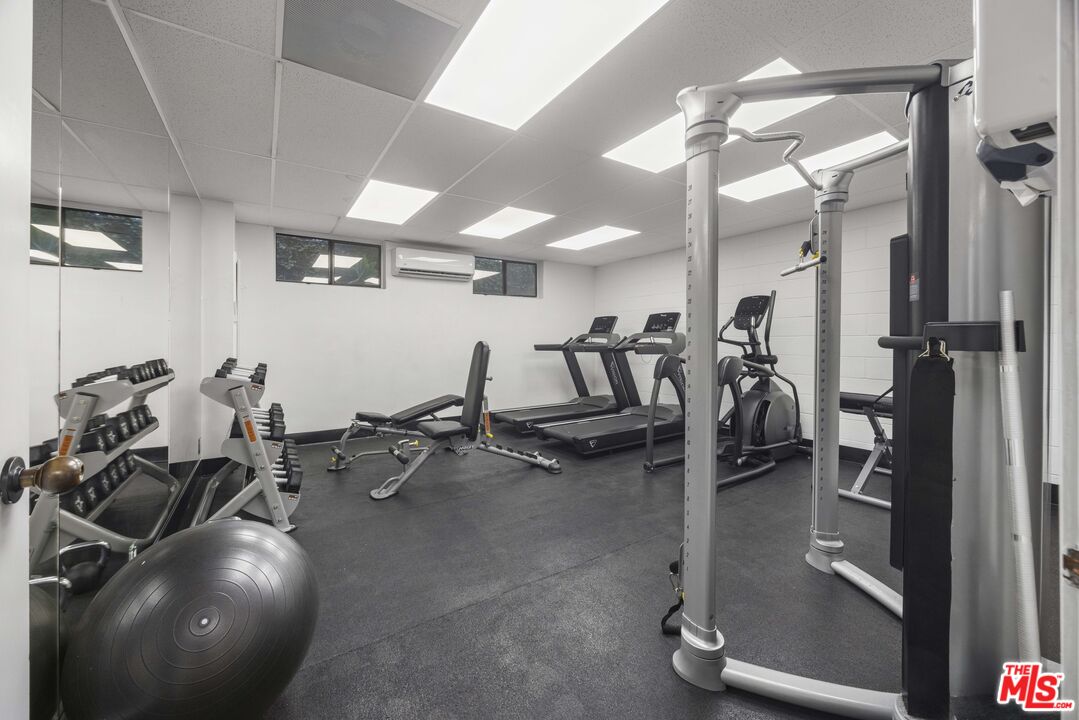 13331 Moorpark St Unit: 318