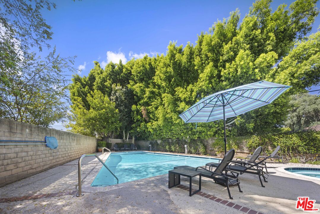 13331 Moorpark St Unit: 318