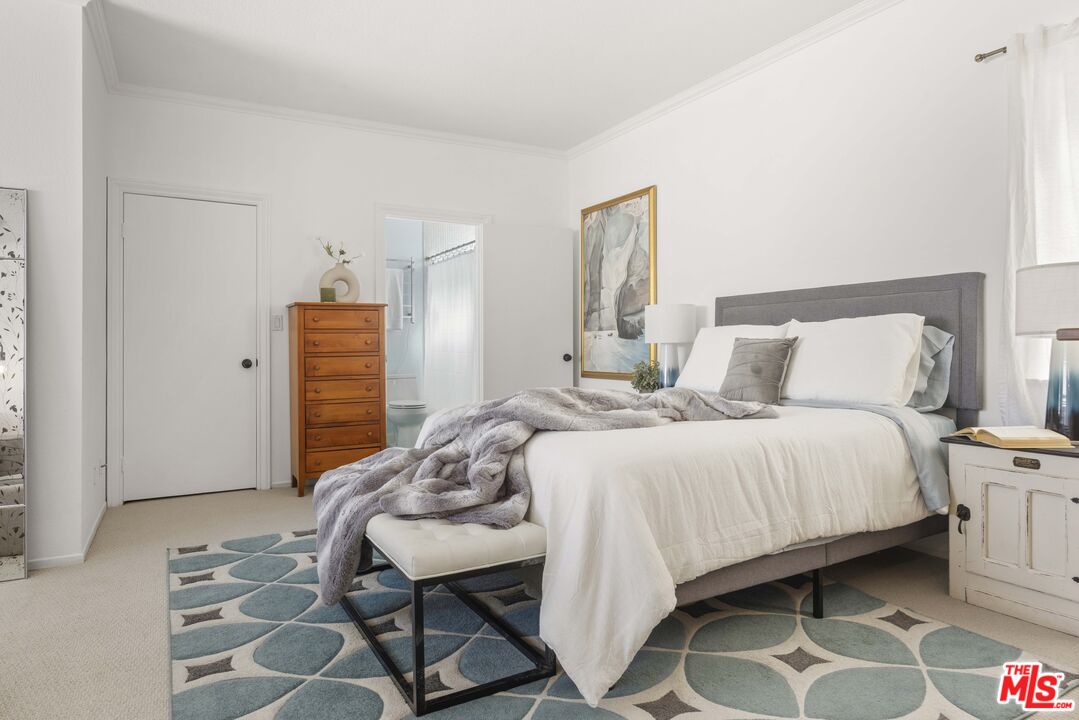 13331 Moorpark St Unit: 318