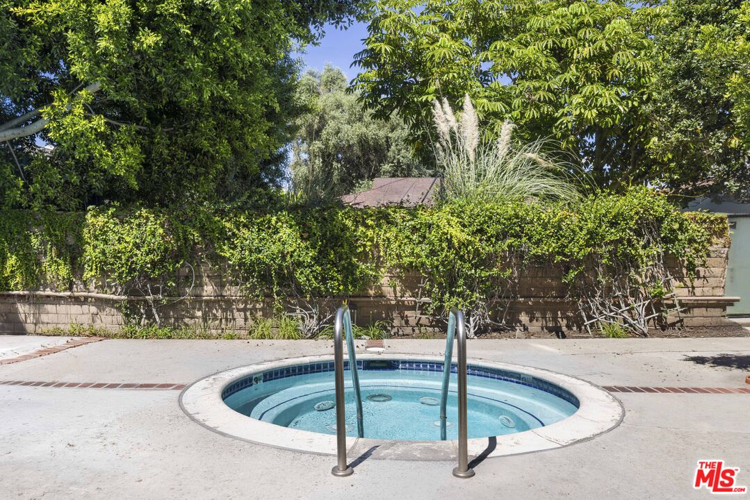 13331 Moorpark St Unit: 318