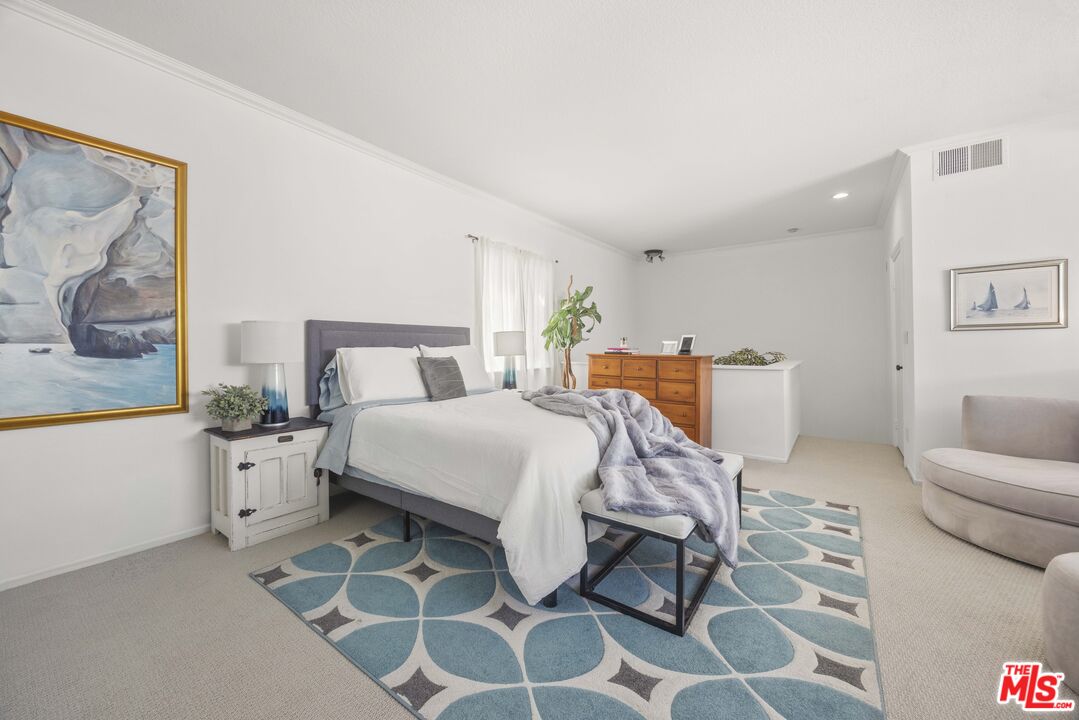 13331 Moorpark St Unit: 318