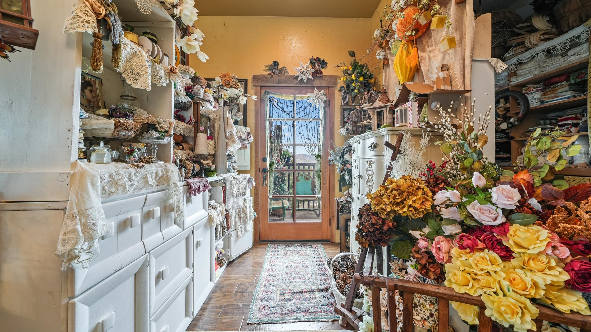 3989 Rapid Creek Road