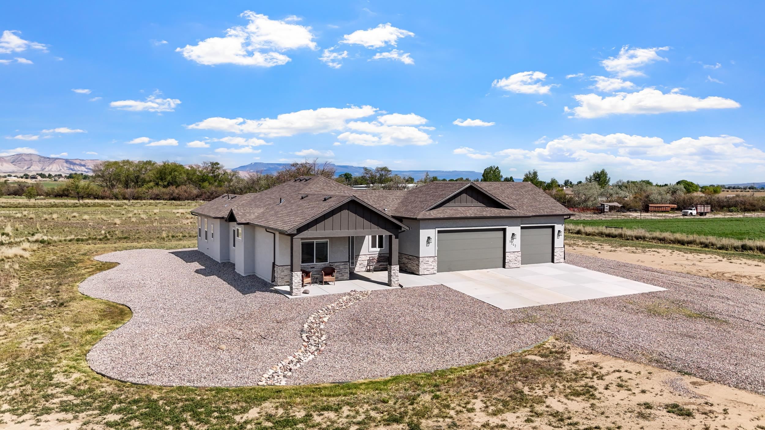 1240 21 Road