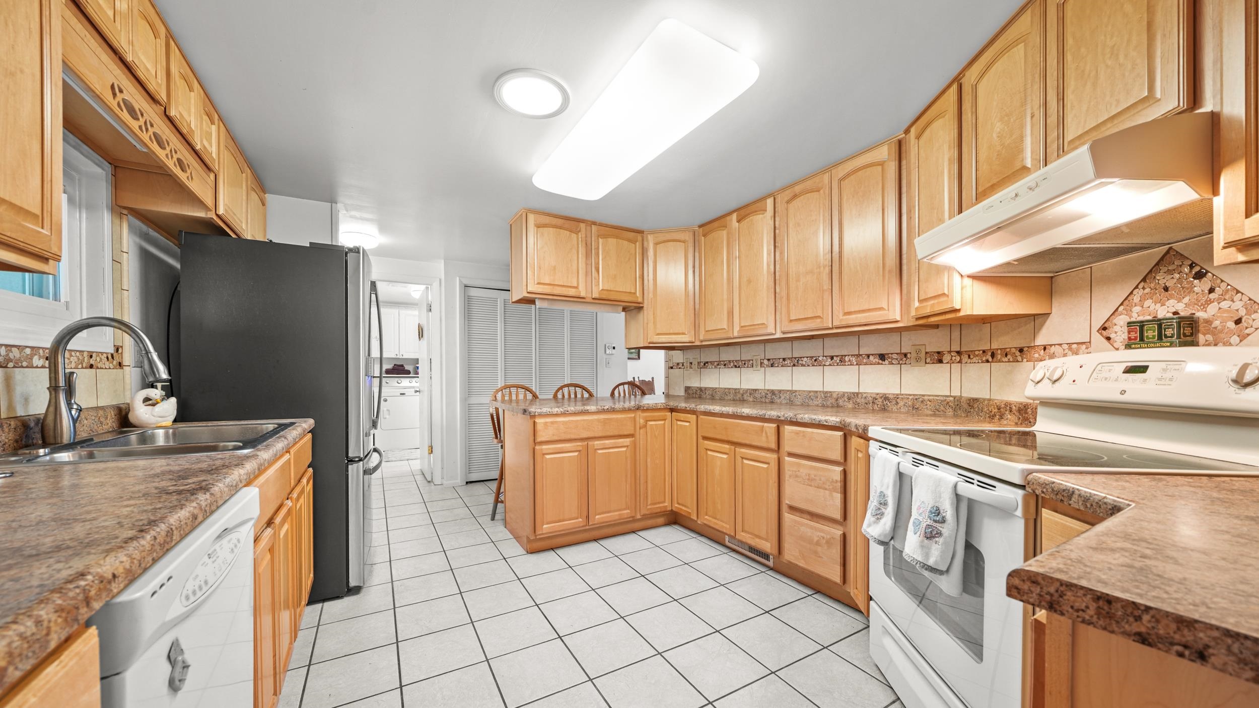 3402 G Road