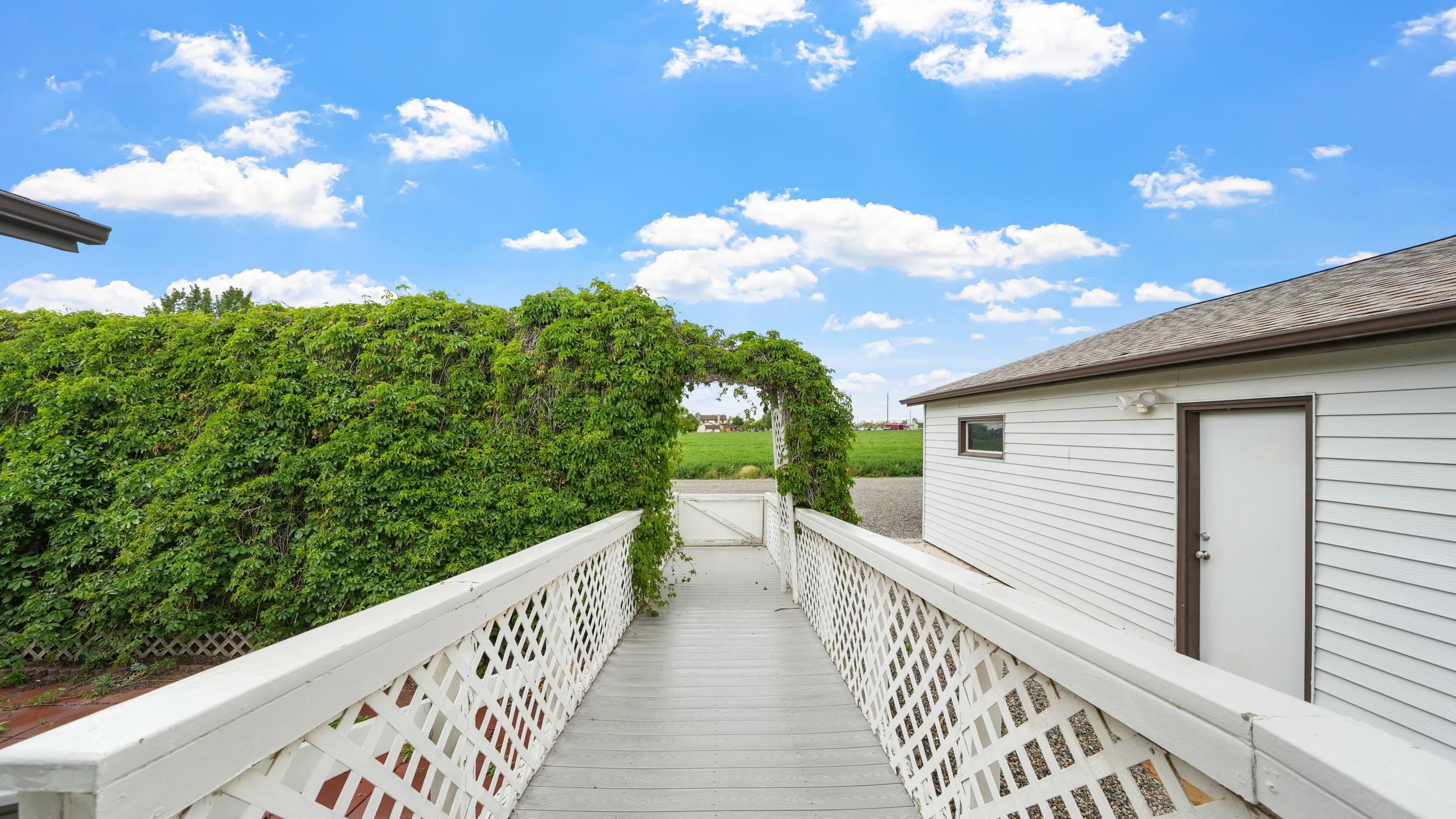 3402 G Road