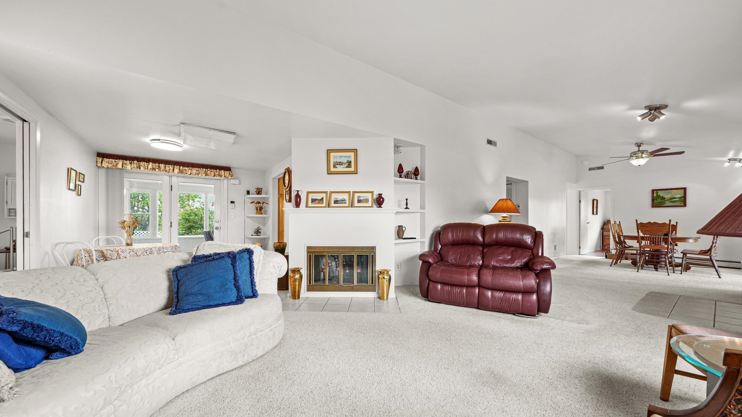 3402 G Road