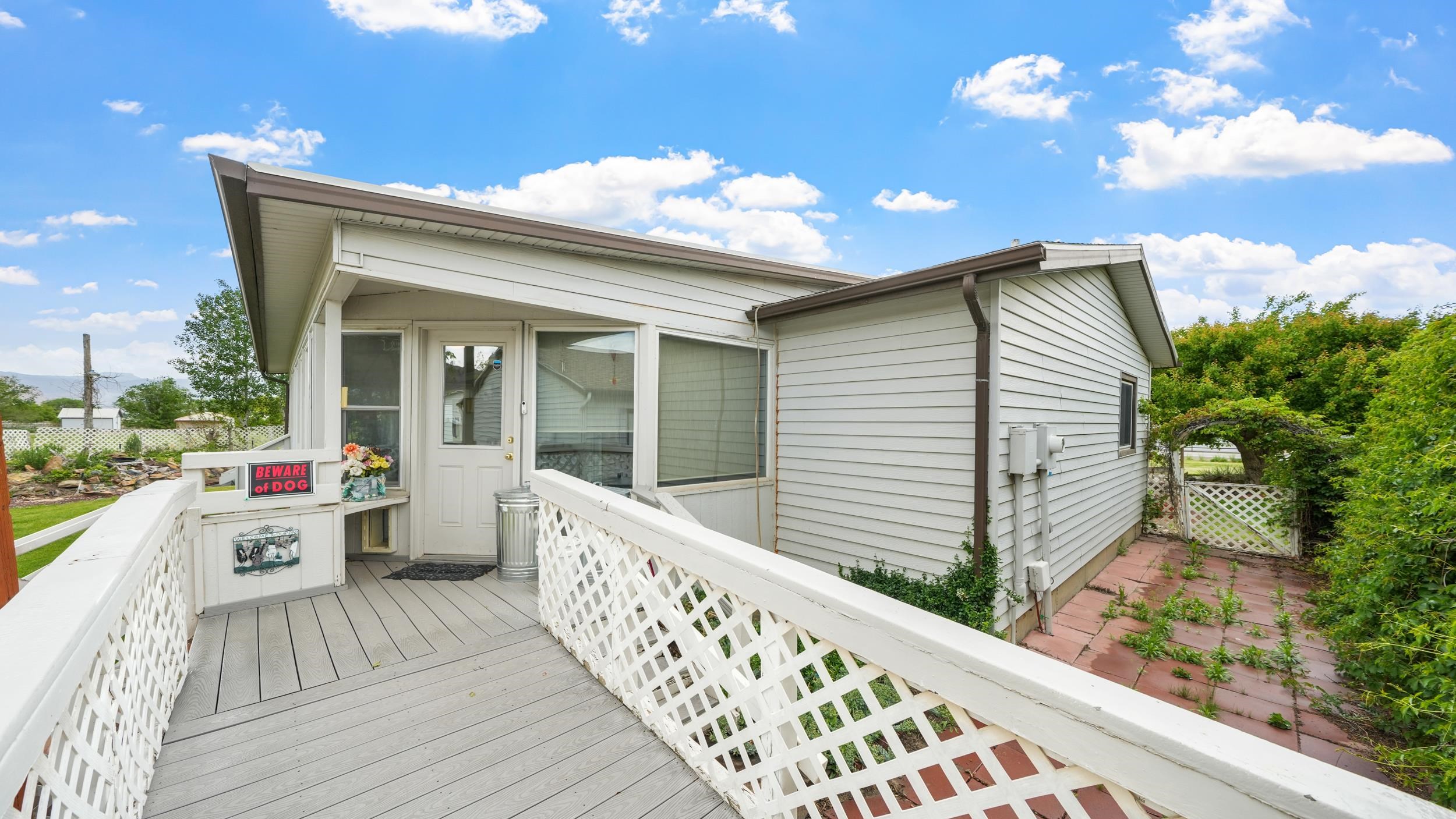 3402 G Road