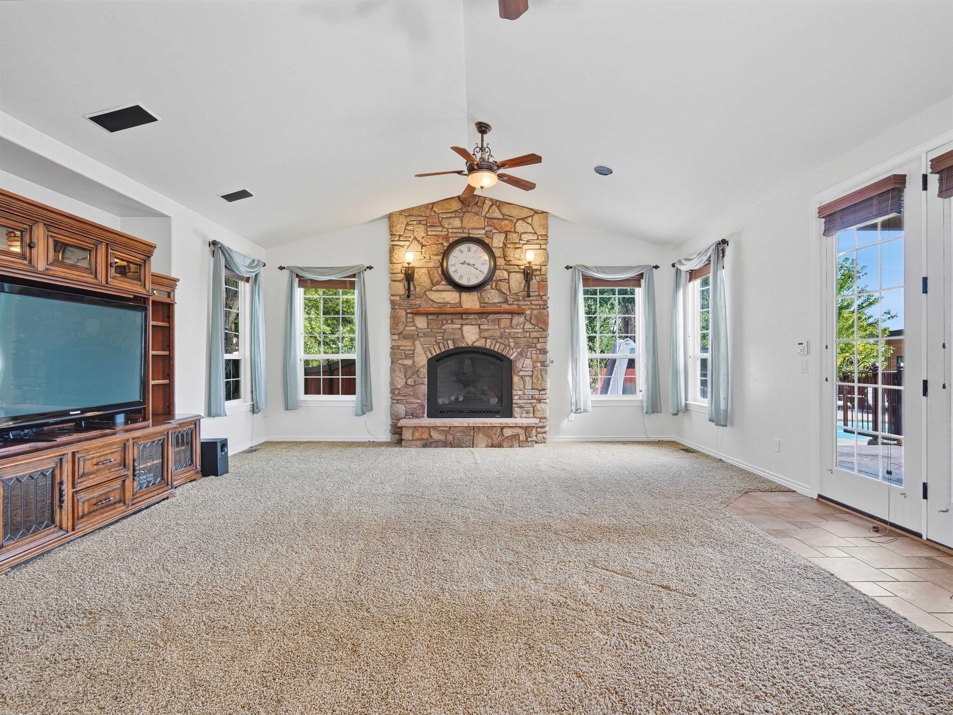 714 Foxwood Court