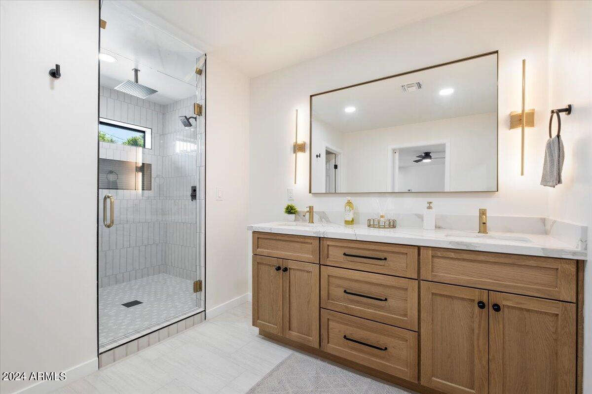 1001 W LAS PALMARITAS Drive