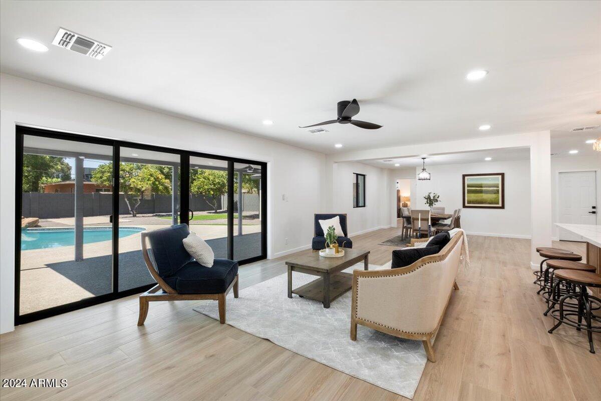 1001 W LAS PALMARITAS Drive