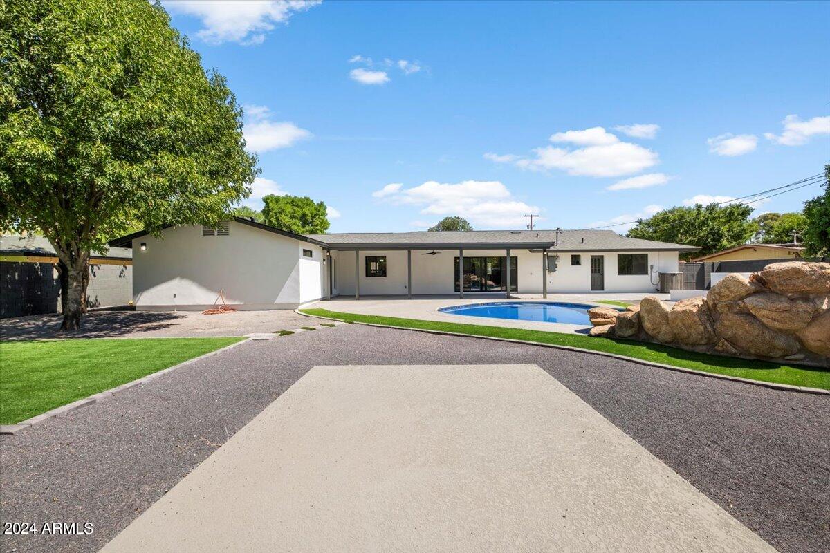 1001 W LAS PALMARITAS Drive