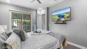 6565 E THOMAS Road, 1033