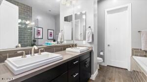 6565 E THOMAS Road, 1033