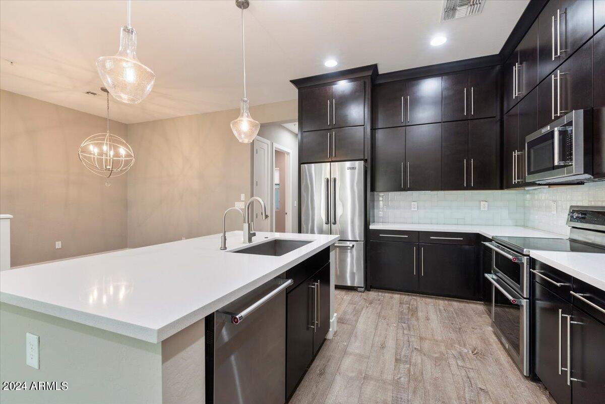 6565 E THOMAS Road, 1033