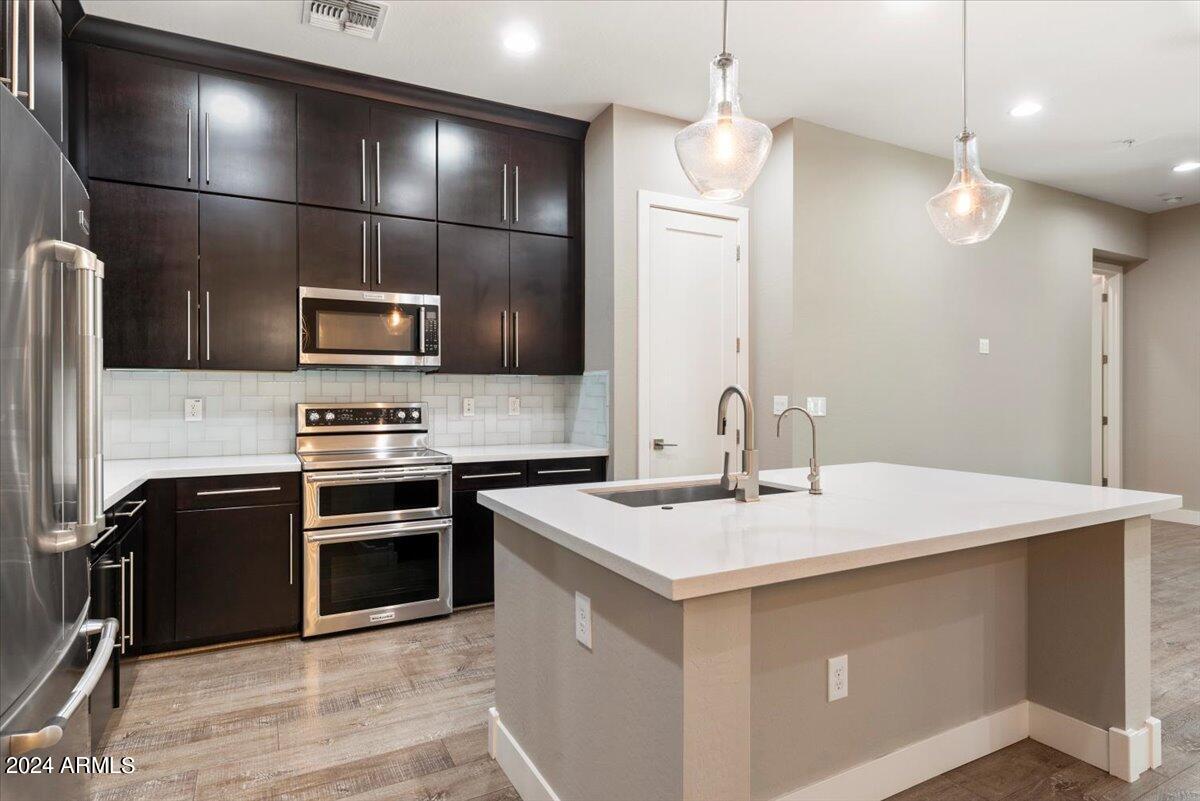 6565 E THOMAS Road, 1033