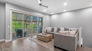 6565 E THOMAS Road, 1033