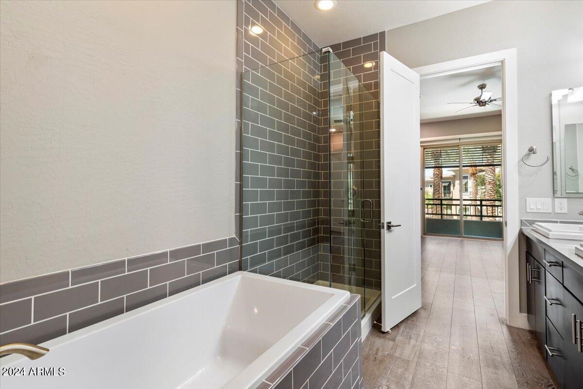 6565 E THOMAS Road, 1033