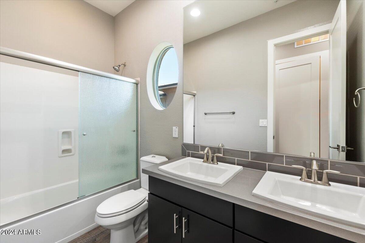 6565 E THOMAS Road, 1033