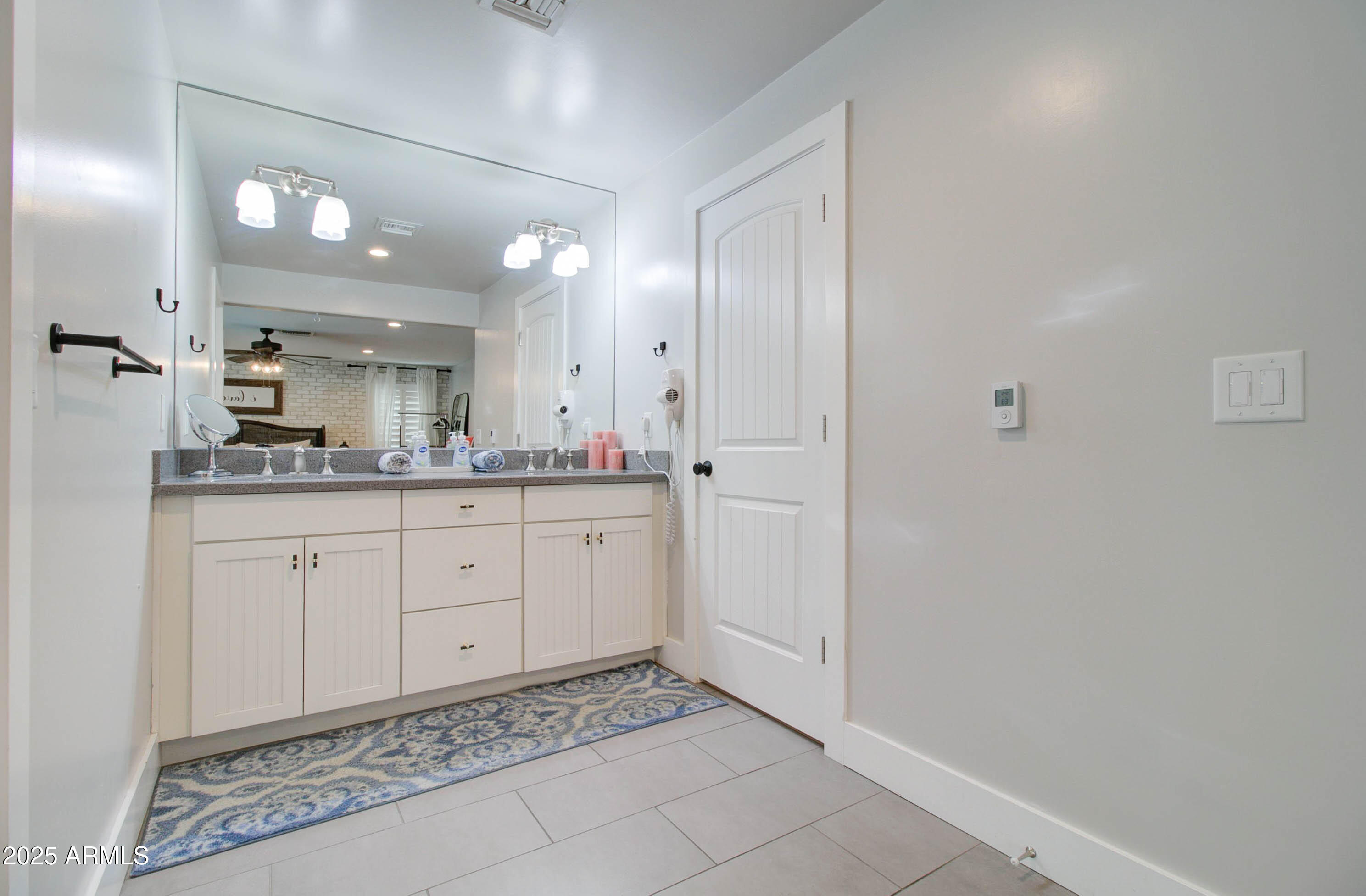 3522 S KACHINA Drive