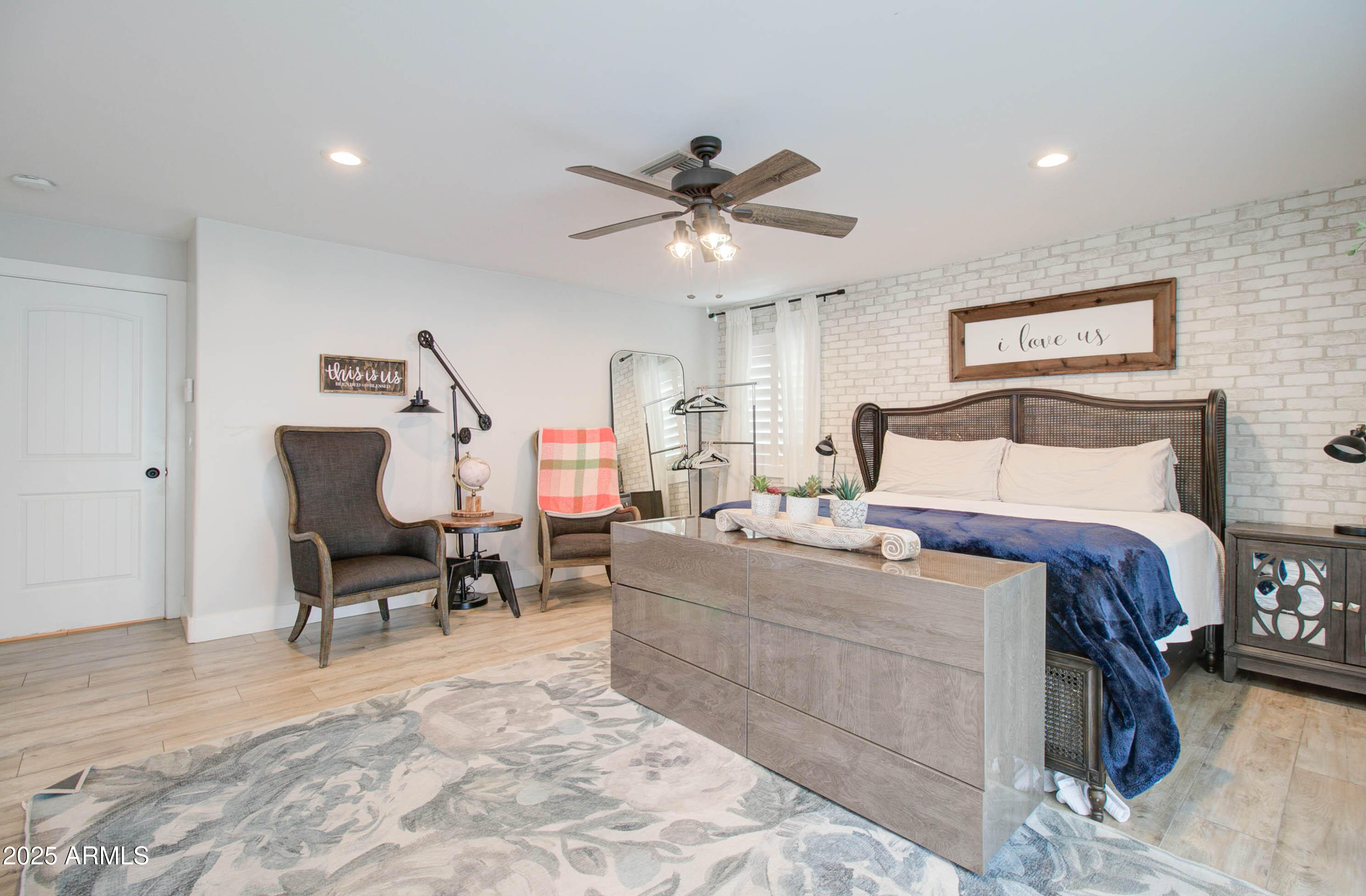 3522 S KACHINA Drive