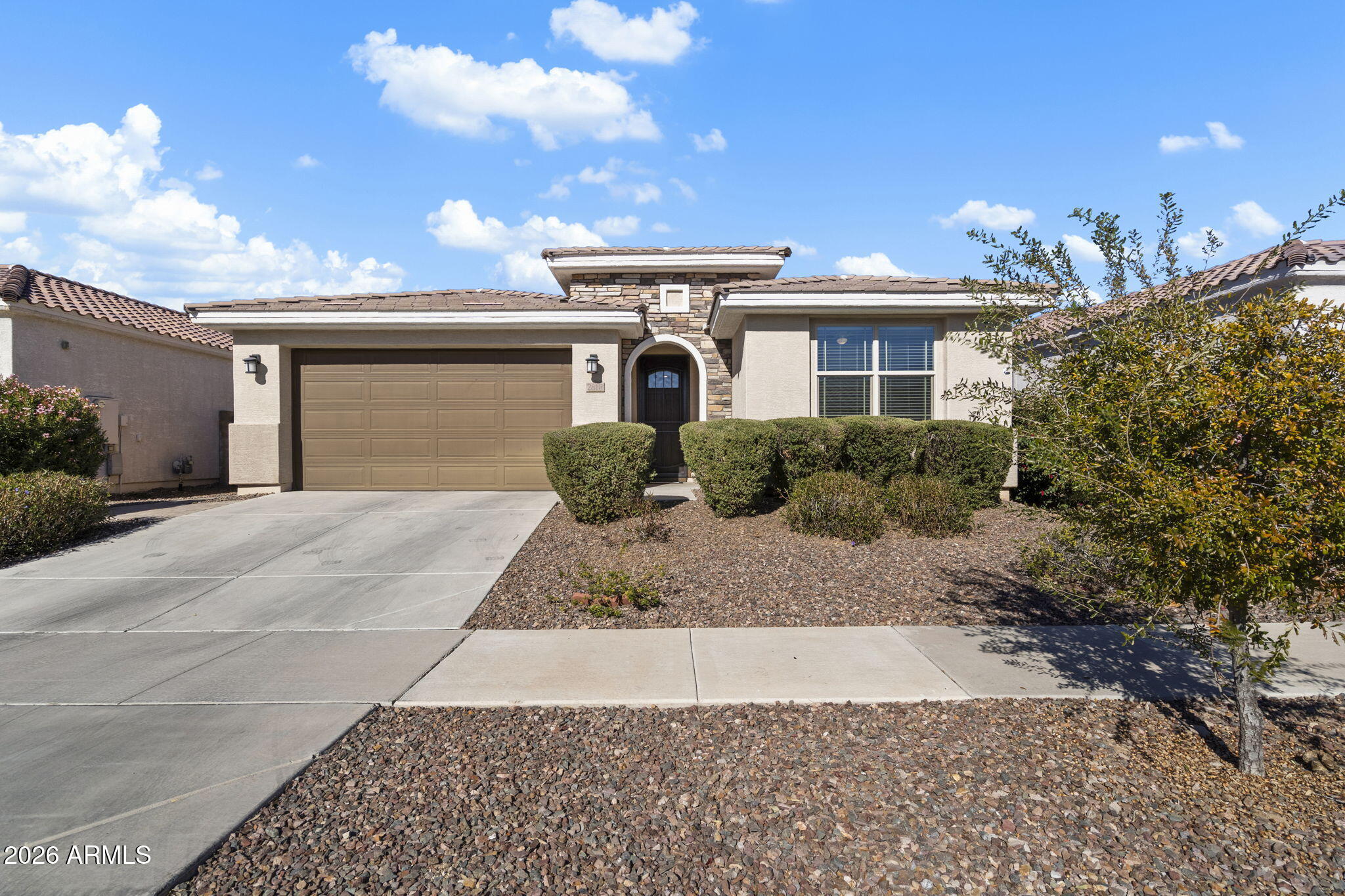 2818 W MINTON Street