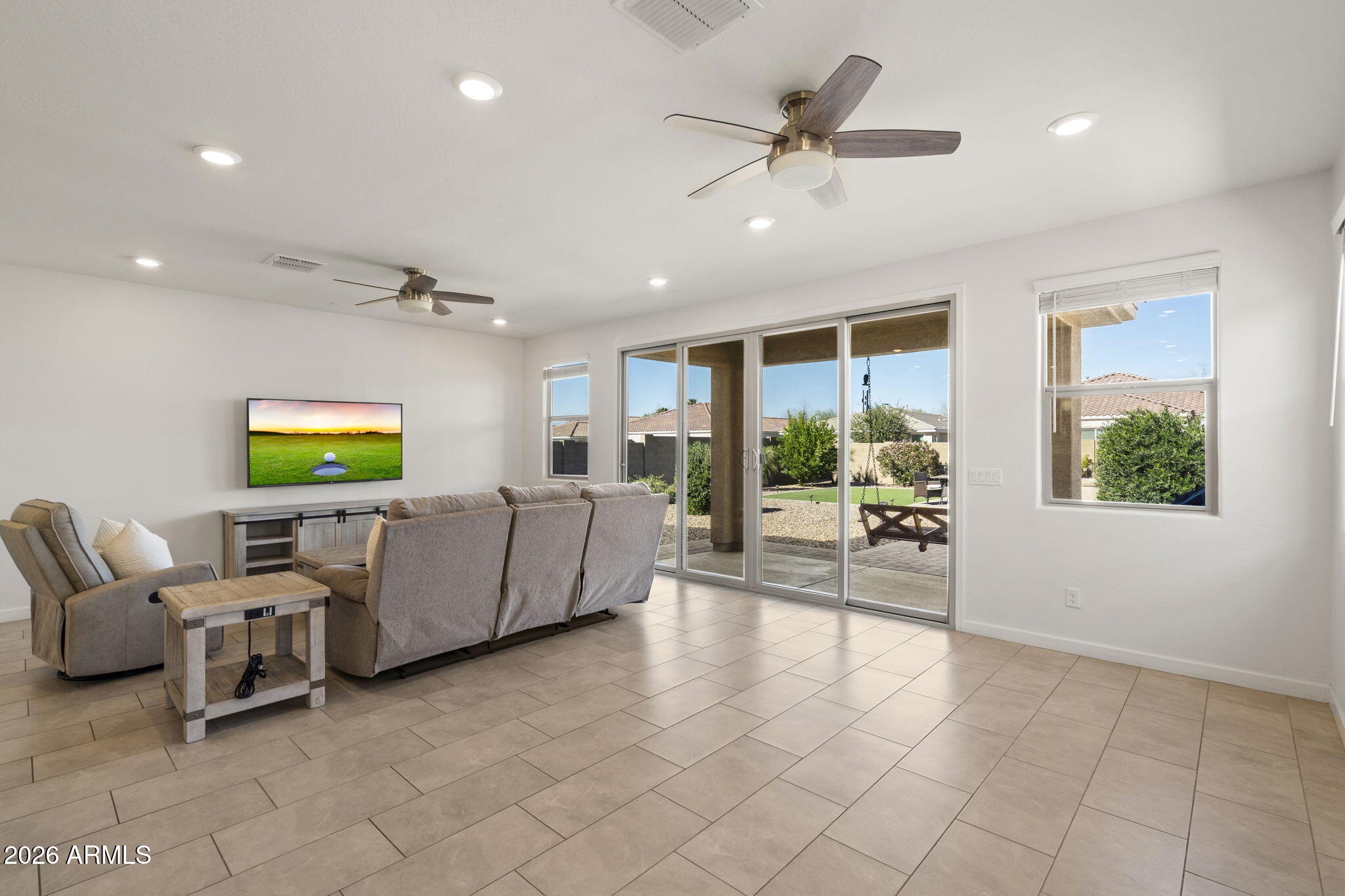 2818 W MINTON Street