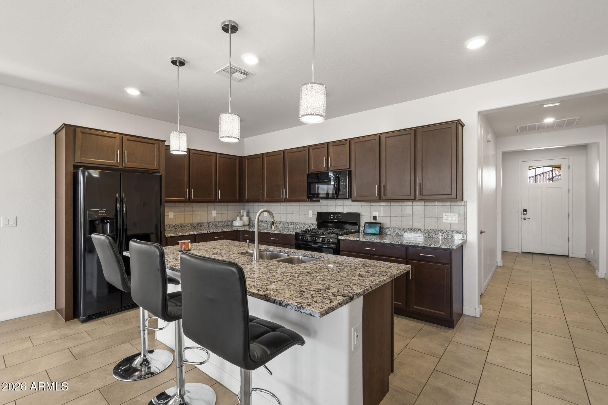 2818 W MINTON Street