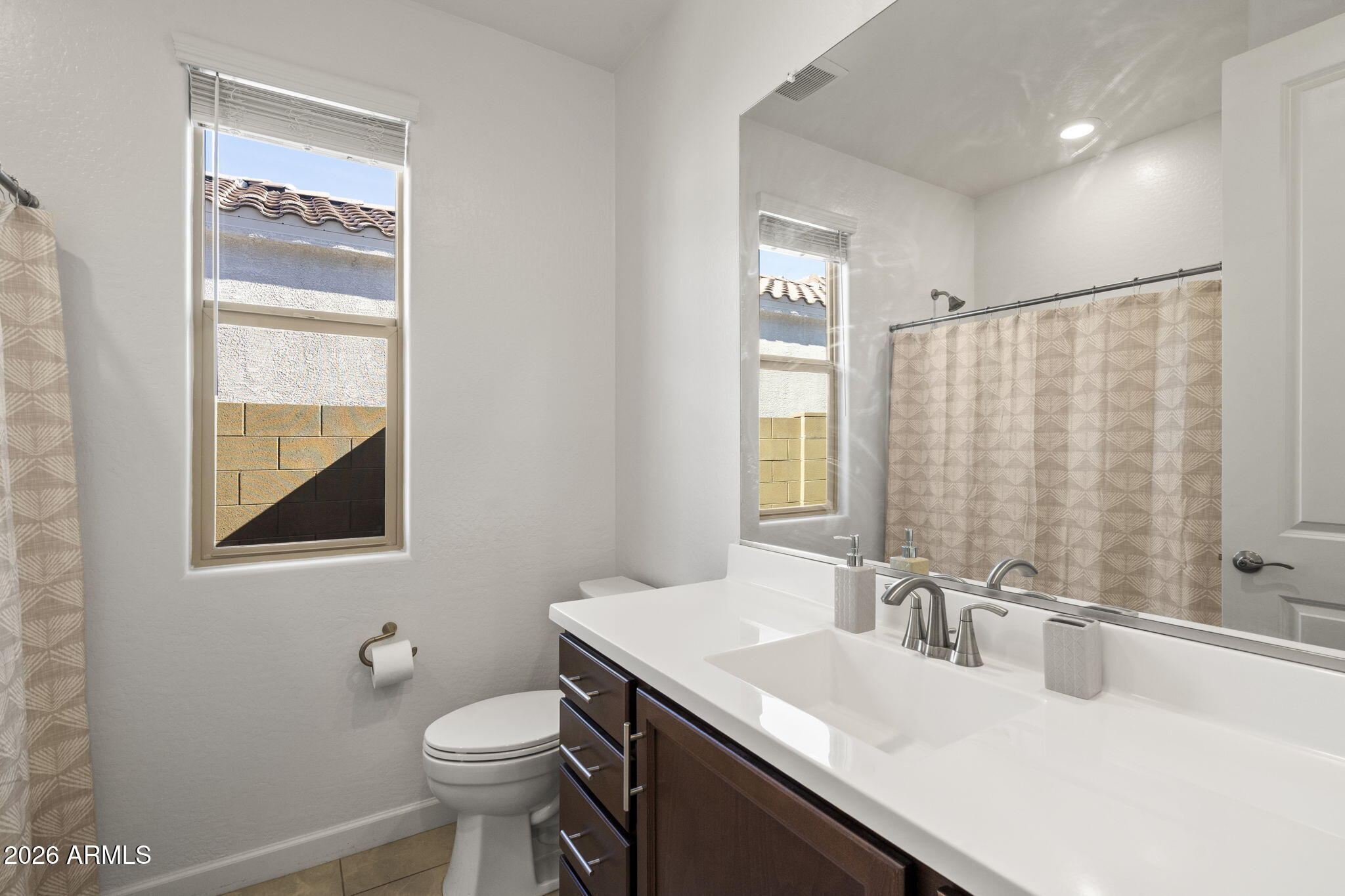 2818 W MINTON Street