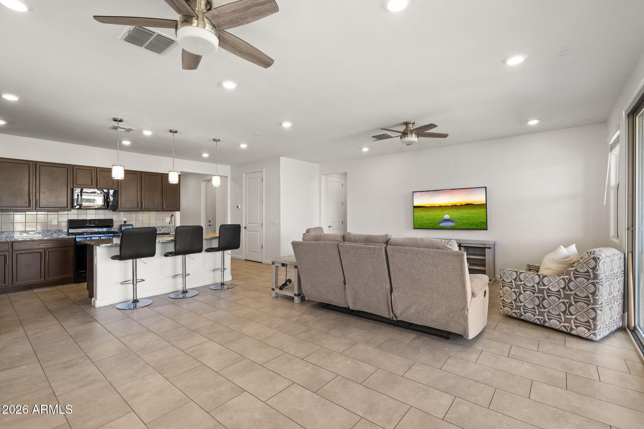 2818 W MINTON Street