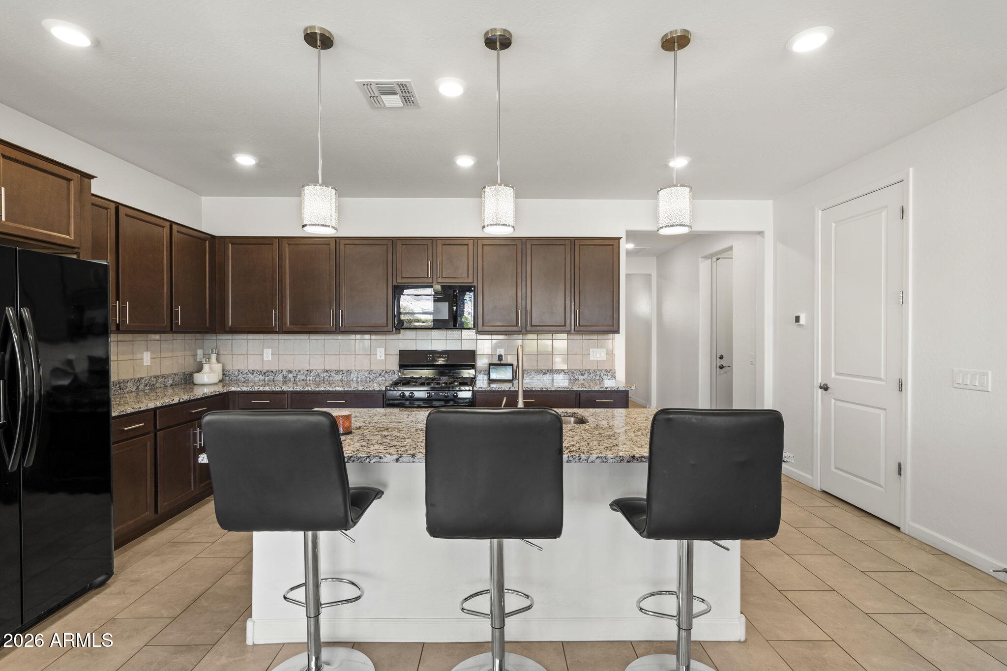 2818 W MINTON Street