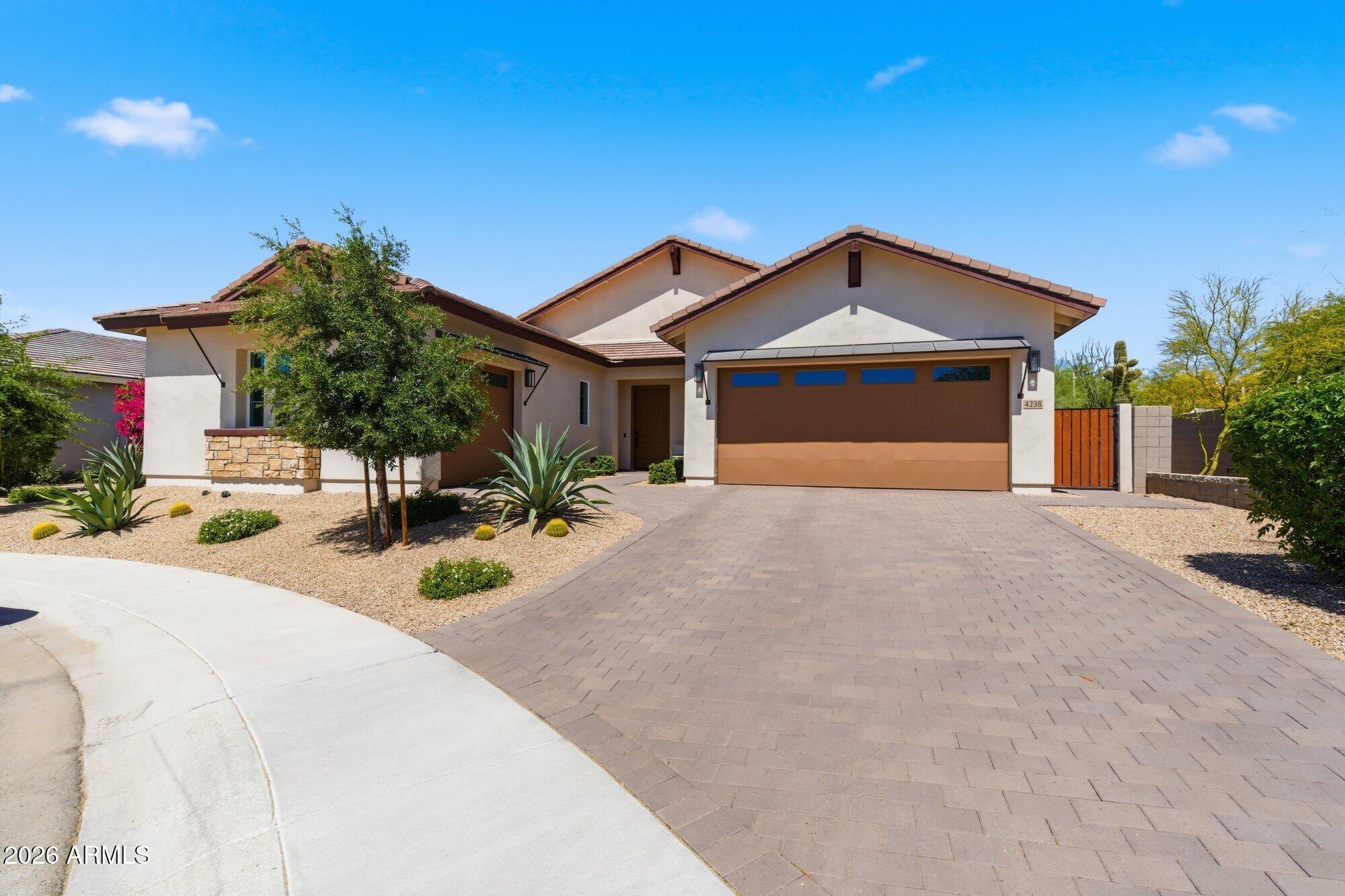 4238 E Hunter Court