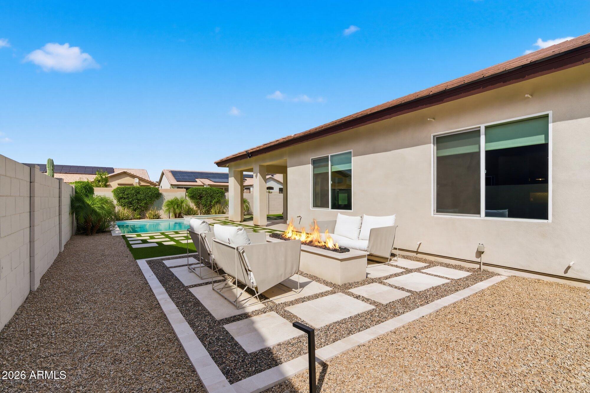 4238 E Hunter Court