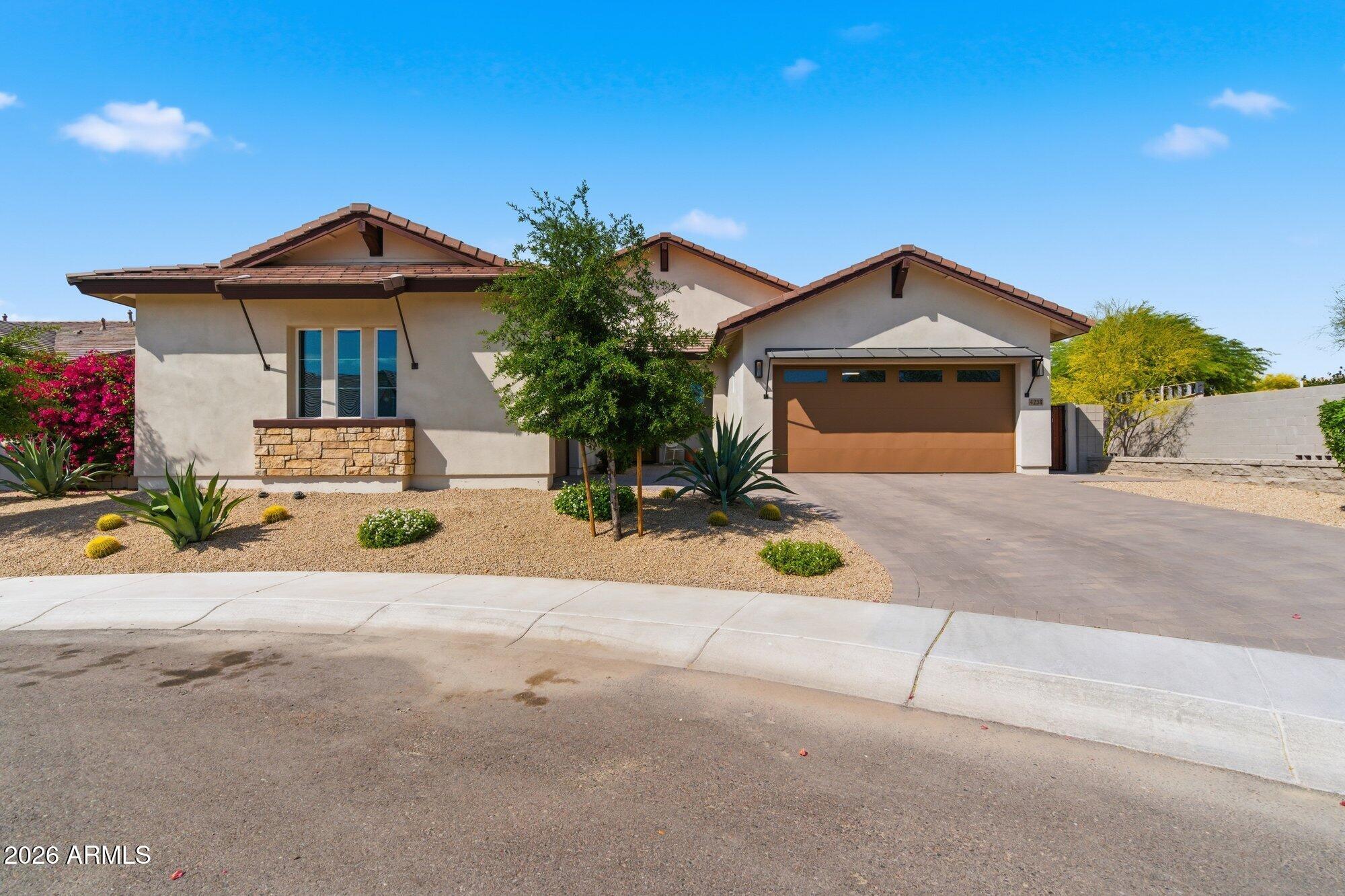 4238 E Hunter Court