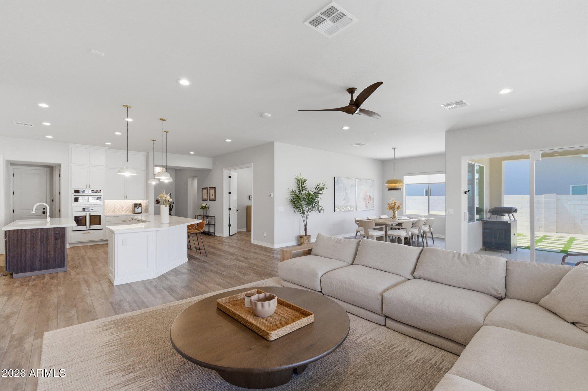 4238 E Hunter Court
