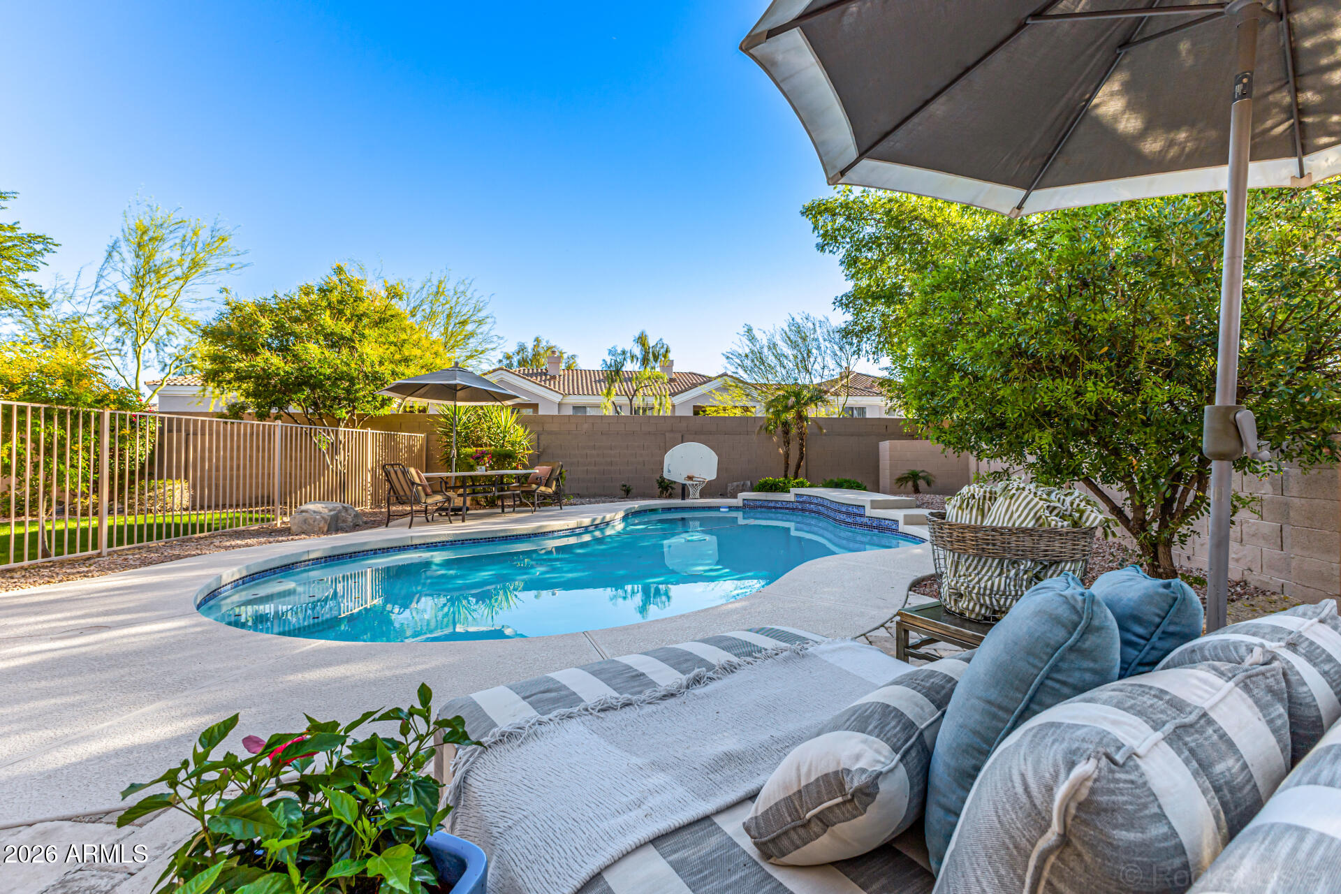 9719 E PINE VALLEY Road