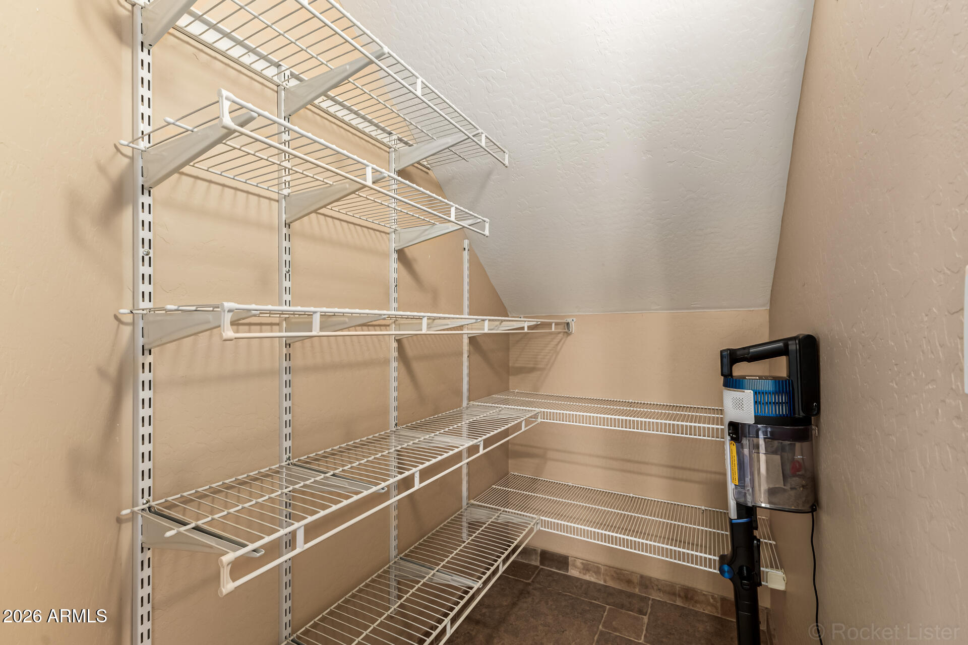 9719 E PINE VALLEY Road