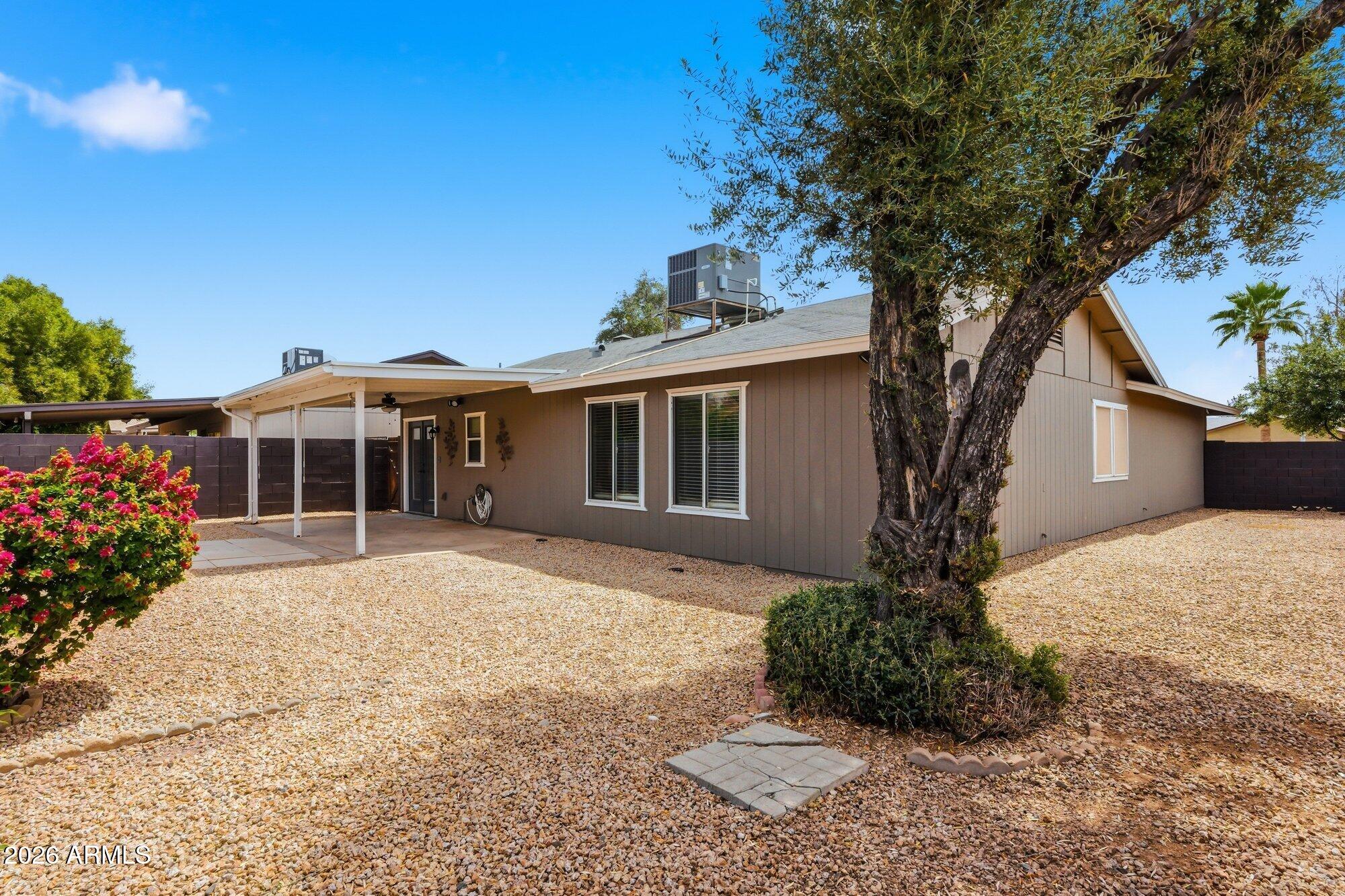 4922 W TOWNLEY Avenue