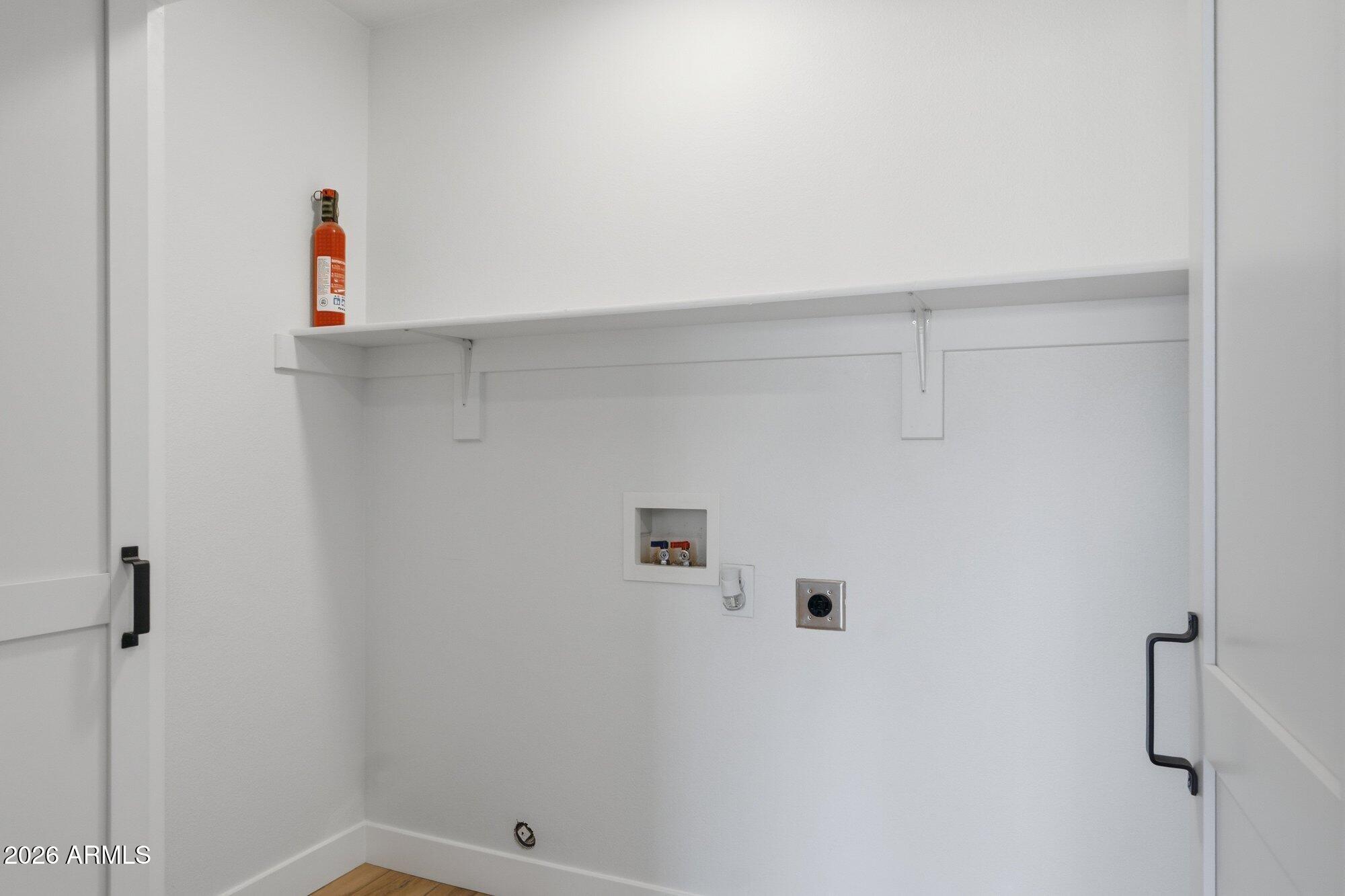 4922 W TOWNLEY Avenue