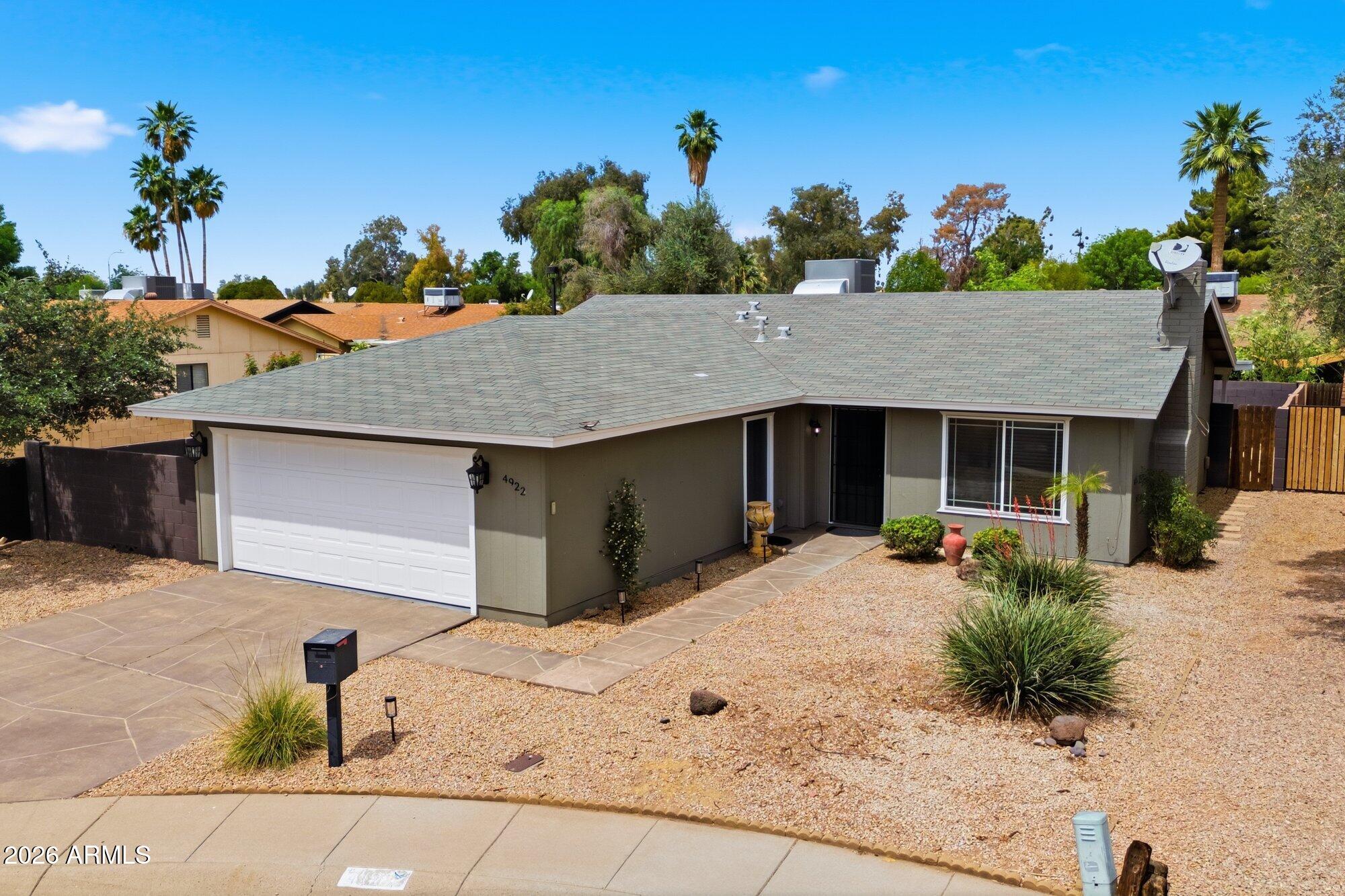 4922 W TOWNLEY Avenue