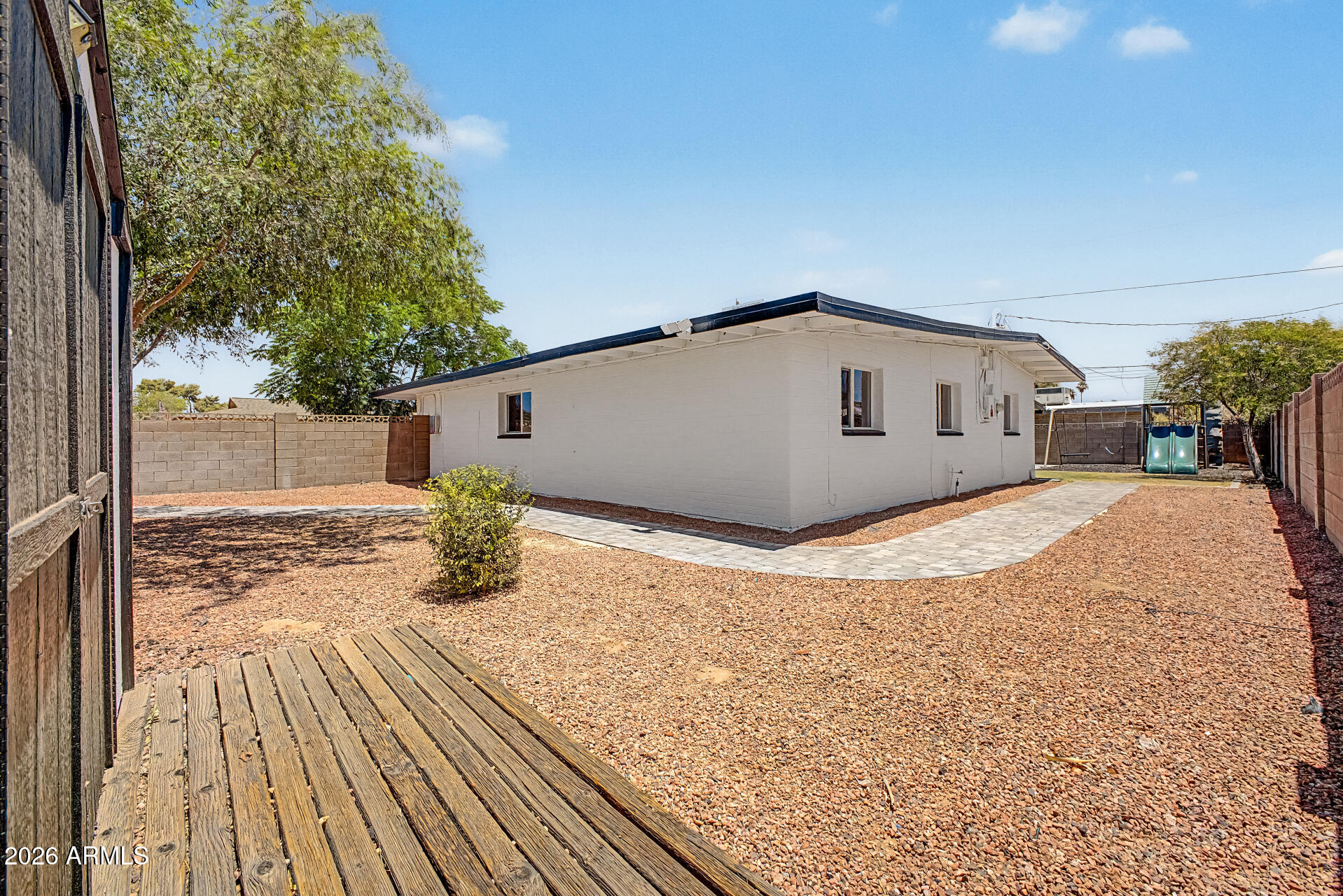 3601 E Laurel Lane
