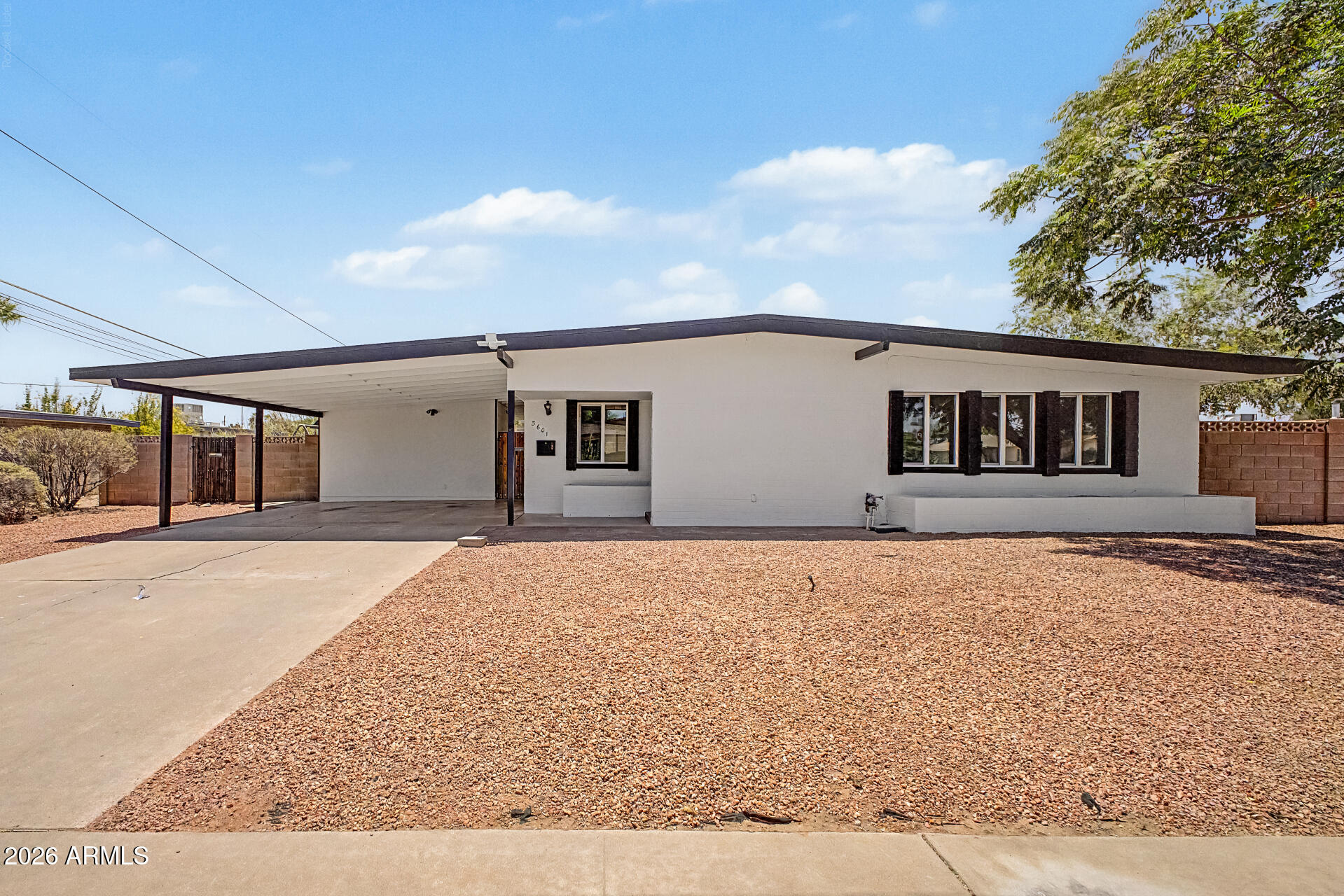 3601 E Laurel Lane