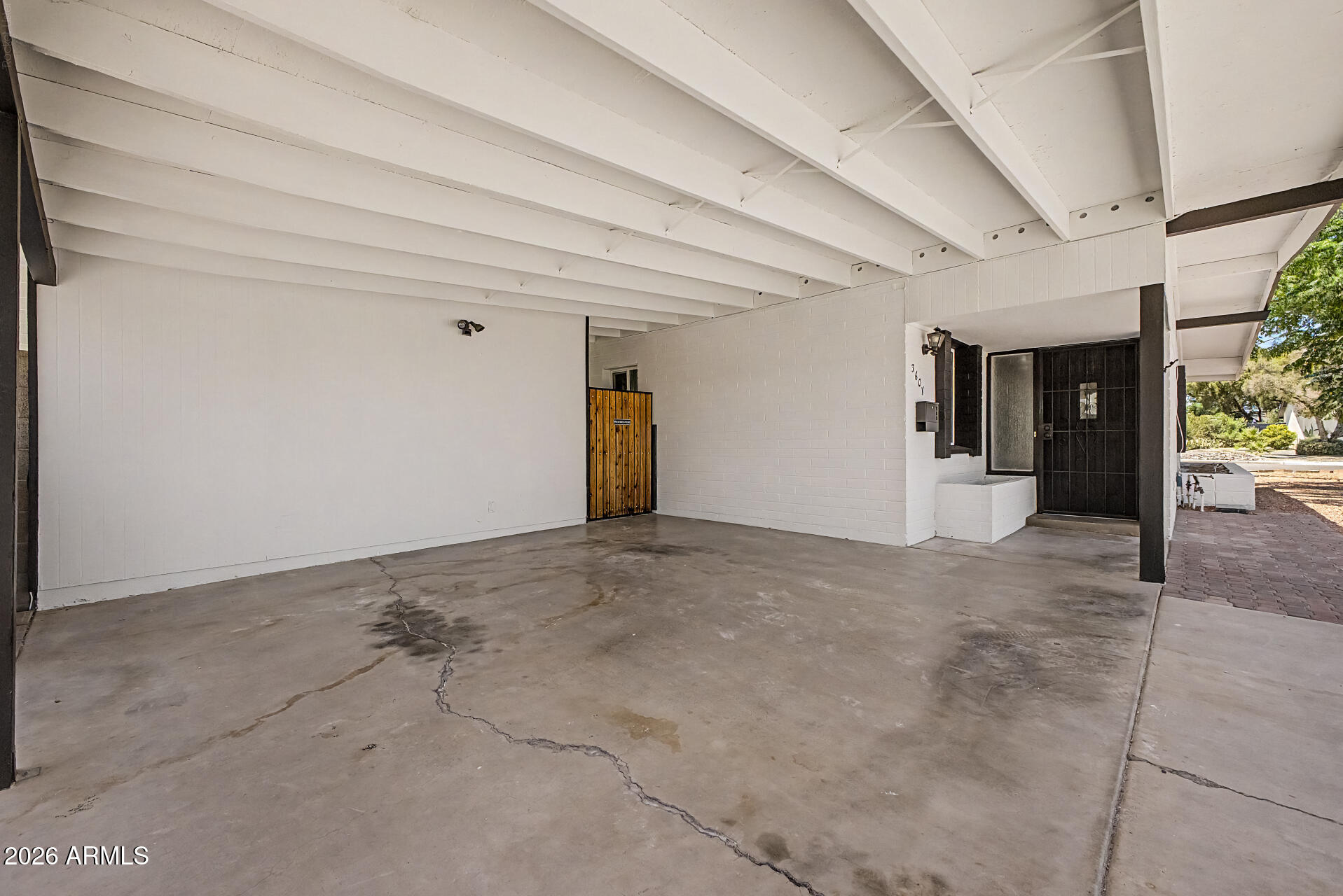 3601 E Laurel Lane