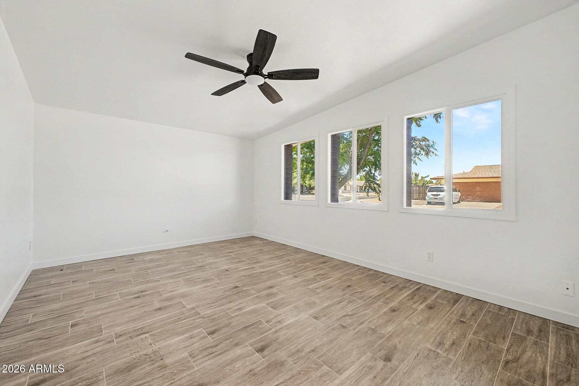 3601 E Laurel Lane