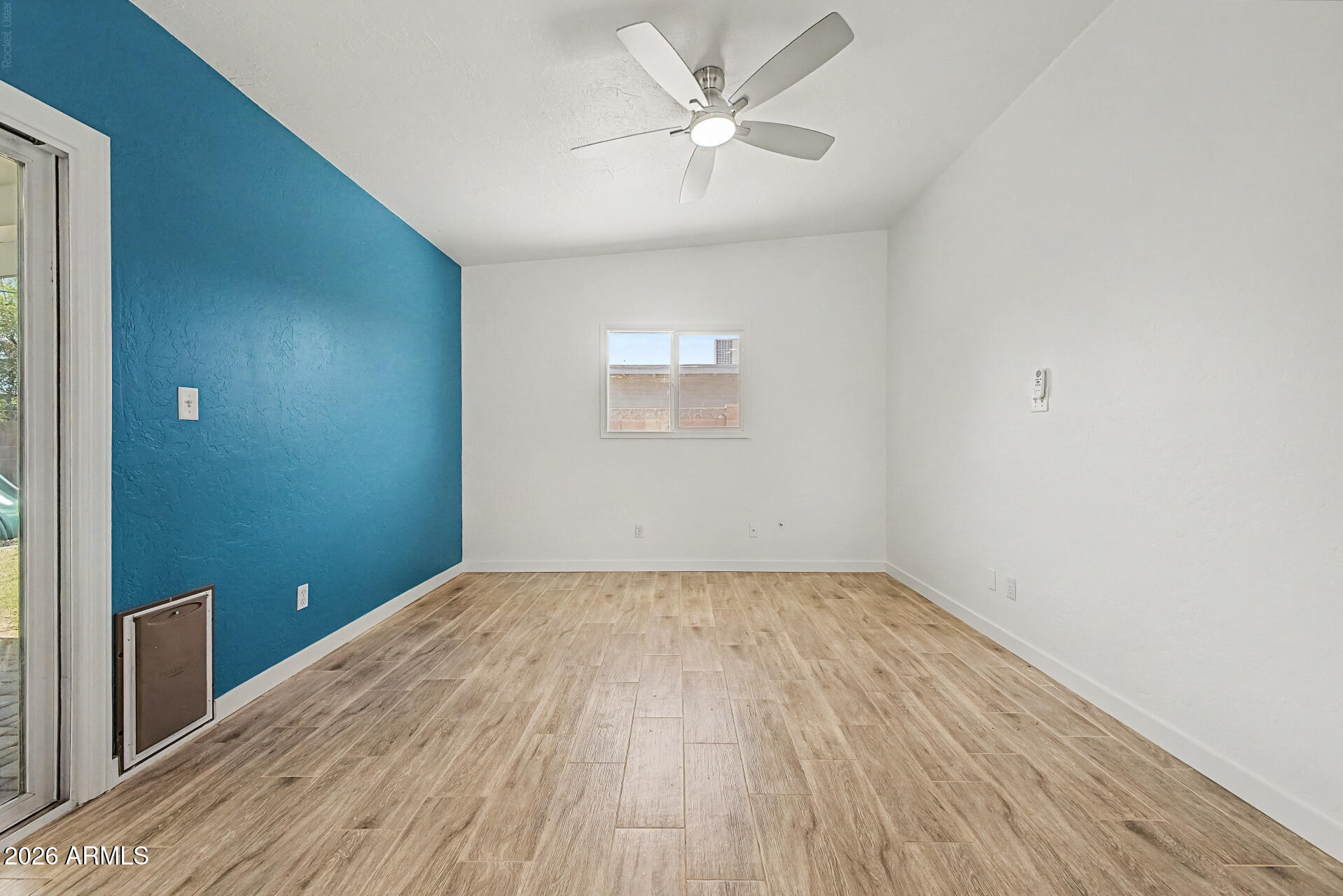 3601 E Laurel Lane
